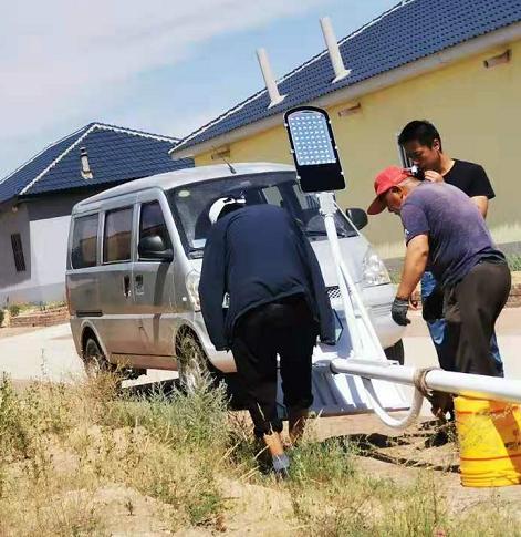 内蒙太阳能路灯现场指导安装